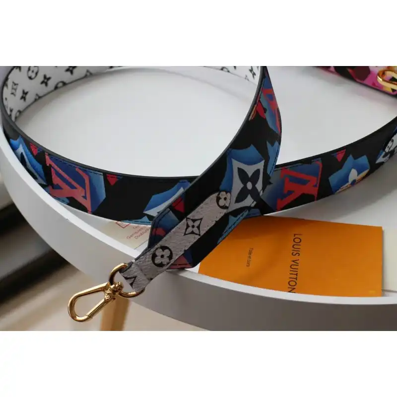 LV Bags 205B570044