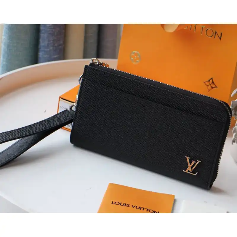 LV Bags 208B570107