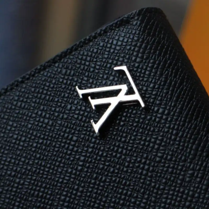 LV Bags 208B570107