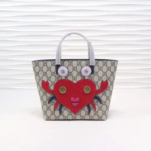 G*u*i bags 208b570137