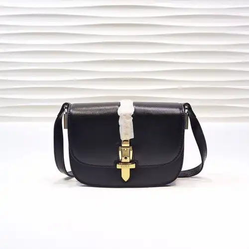 G*u*i bags 208b570147