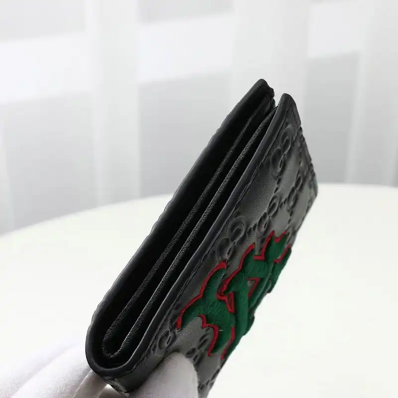 G*u*i bags 20b570280