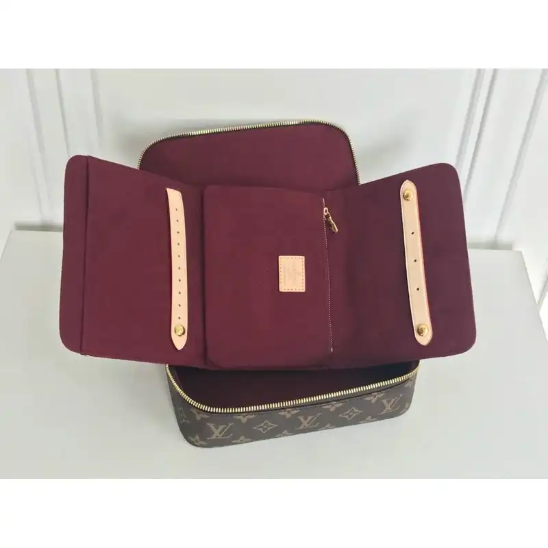 LV Bags 205fy0011