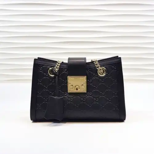 G*u*i bags 2104dj0027