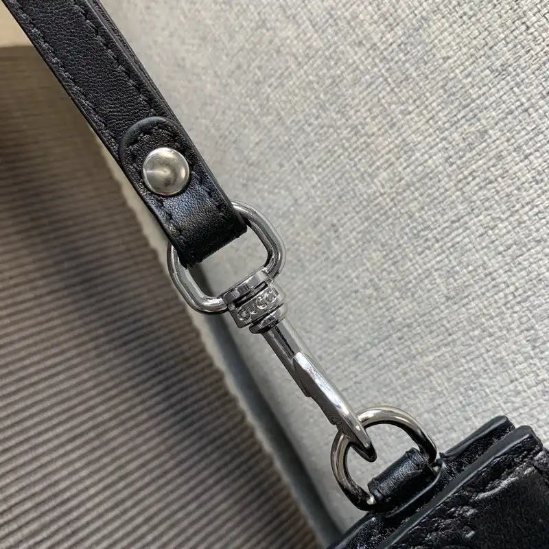 G*u*i bags 2104dj0131