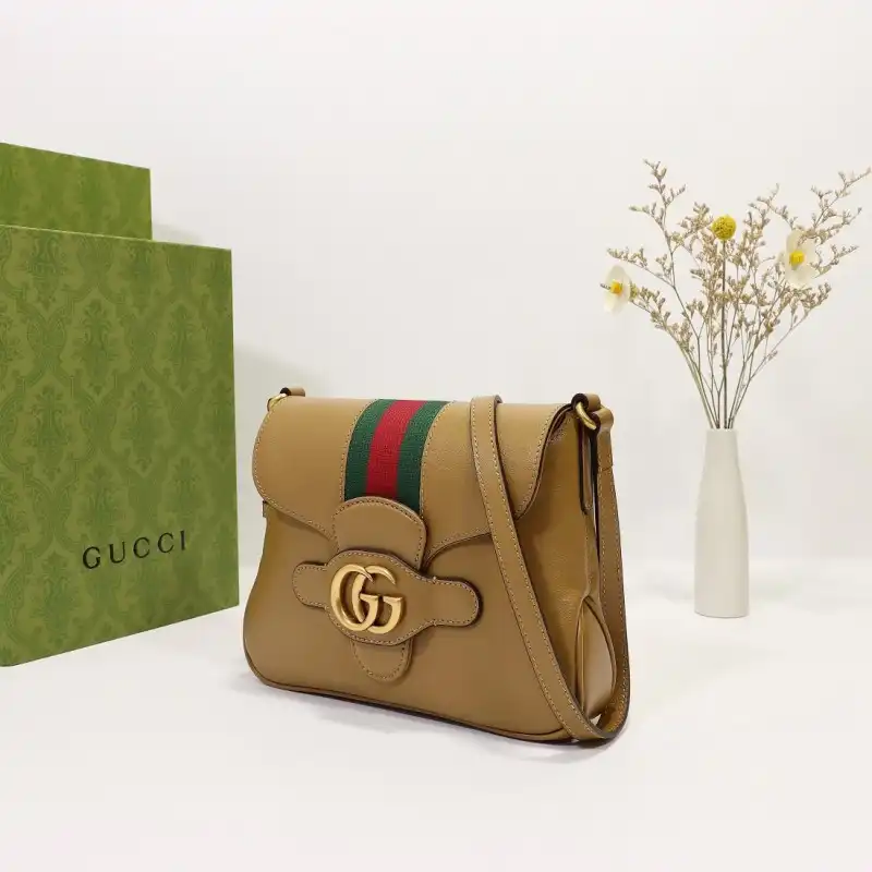 G*u*i s bags 2108dj0033