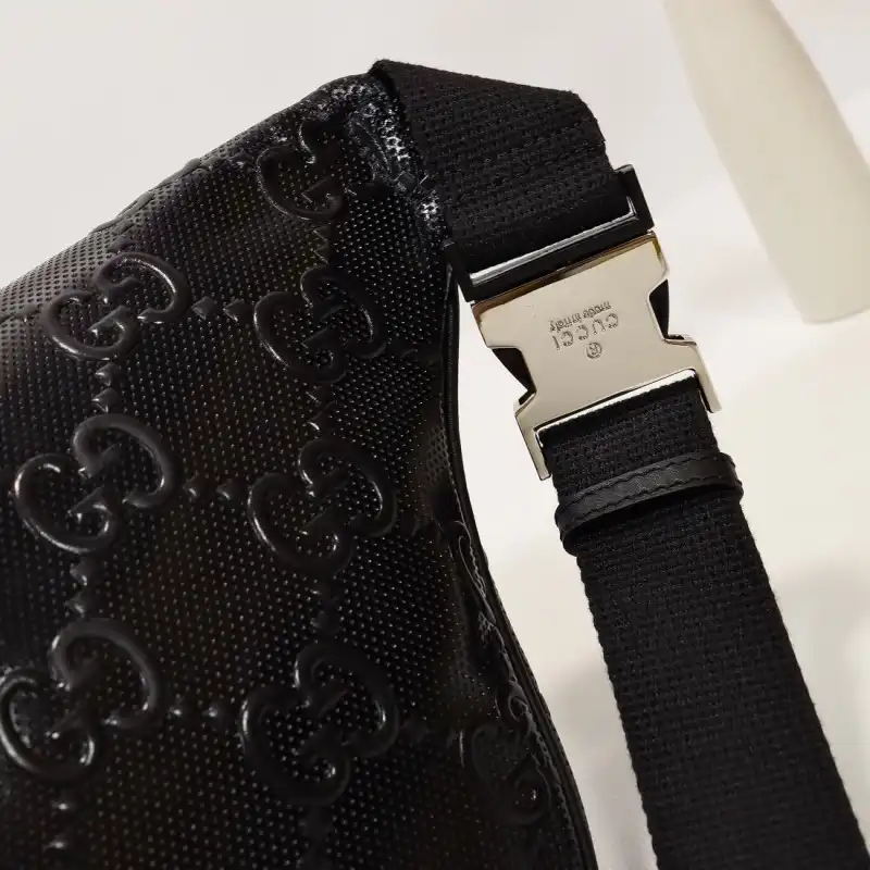 G*u*i s bags 2108dj0092