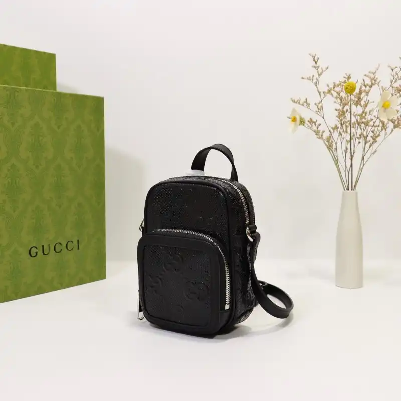 G*u*i s bags 2108dj0093