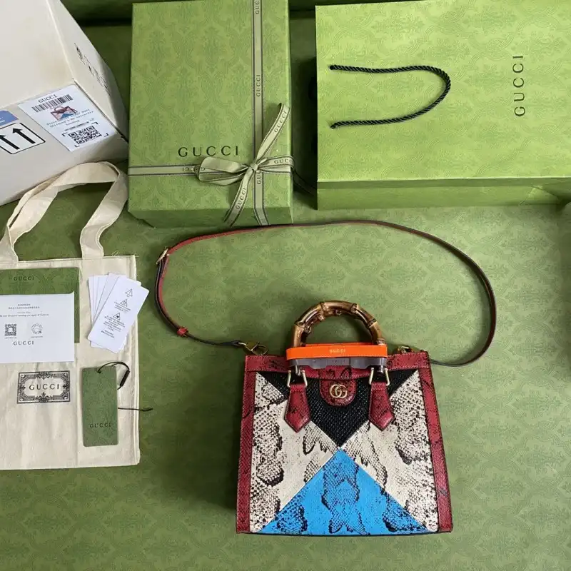G*u*i s bags 2108ya0016