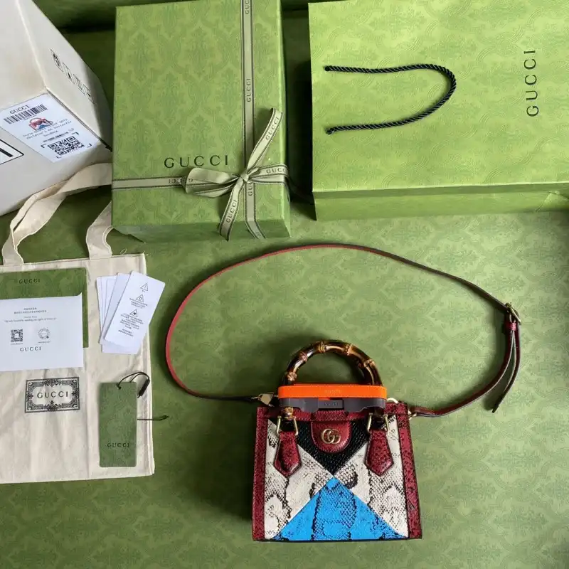 G*u*i s bags 2108ya0017
