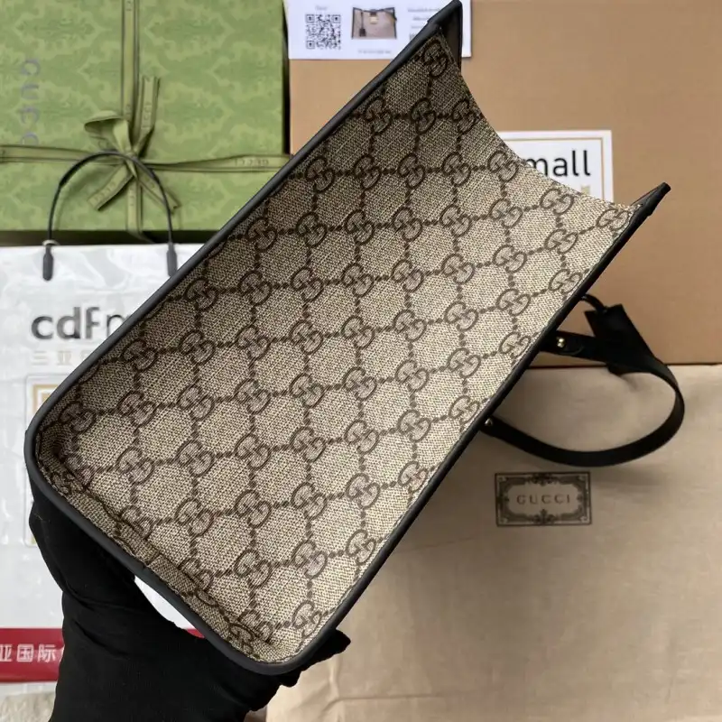 G*u*i s bags 2108ya0083