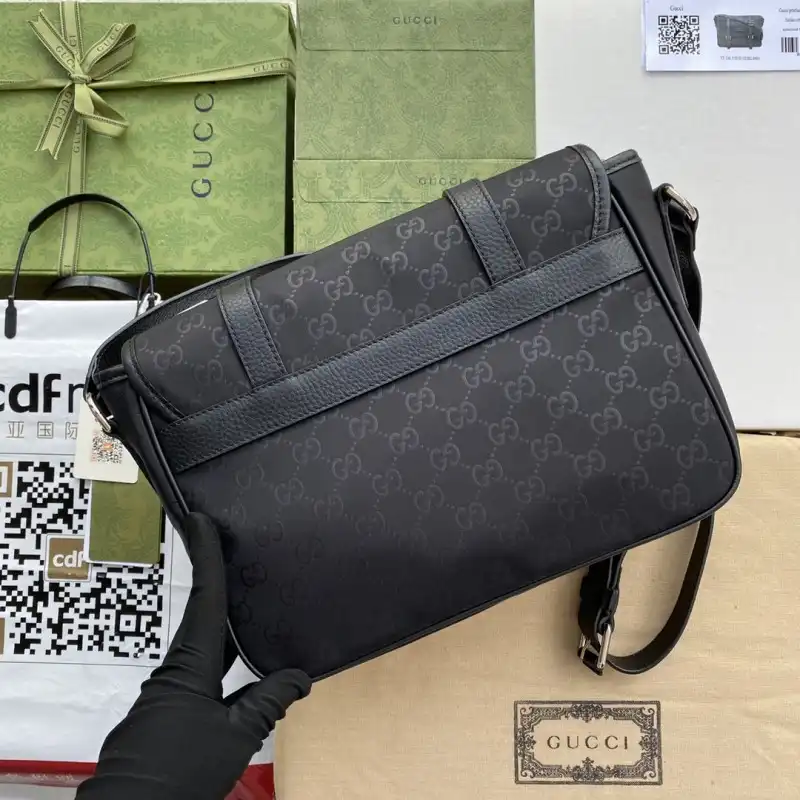 G*u*i s bags 2108ya0089
