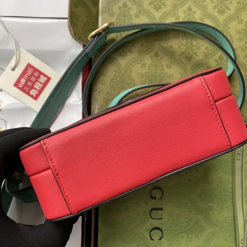 G*u*i s bags 2108ya0095