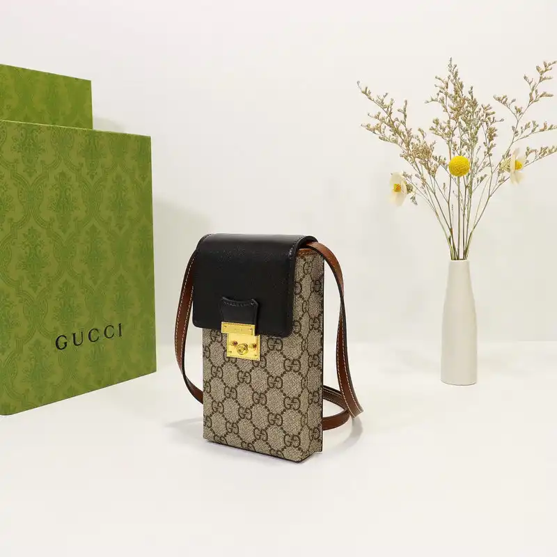 G*u*i bag 2110dj0030