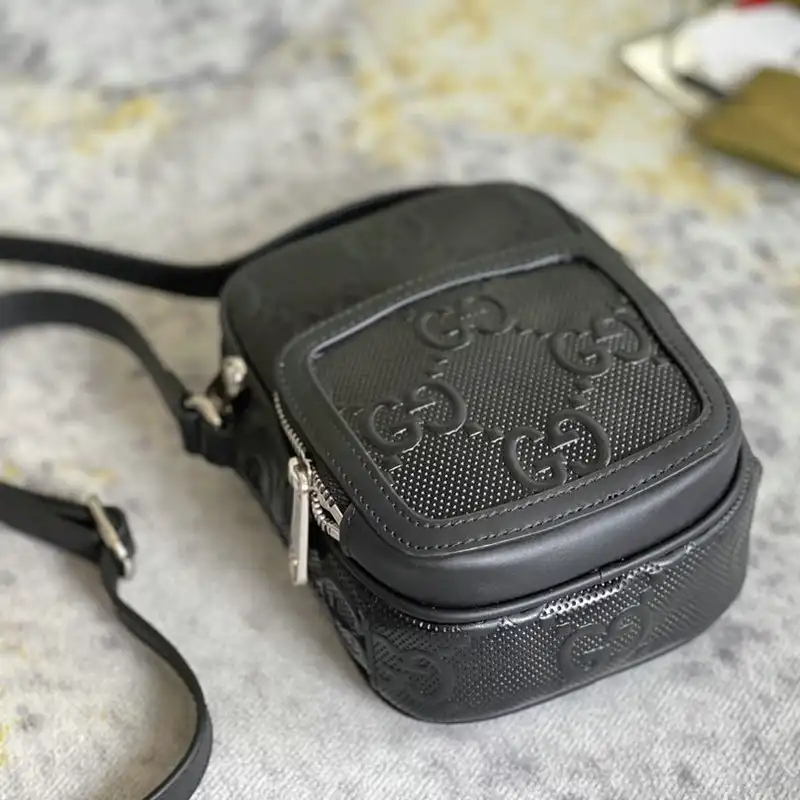 G*u*i bag 2110dj0036