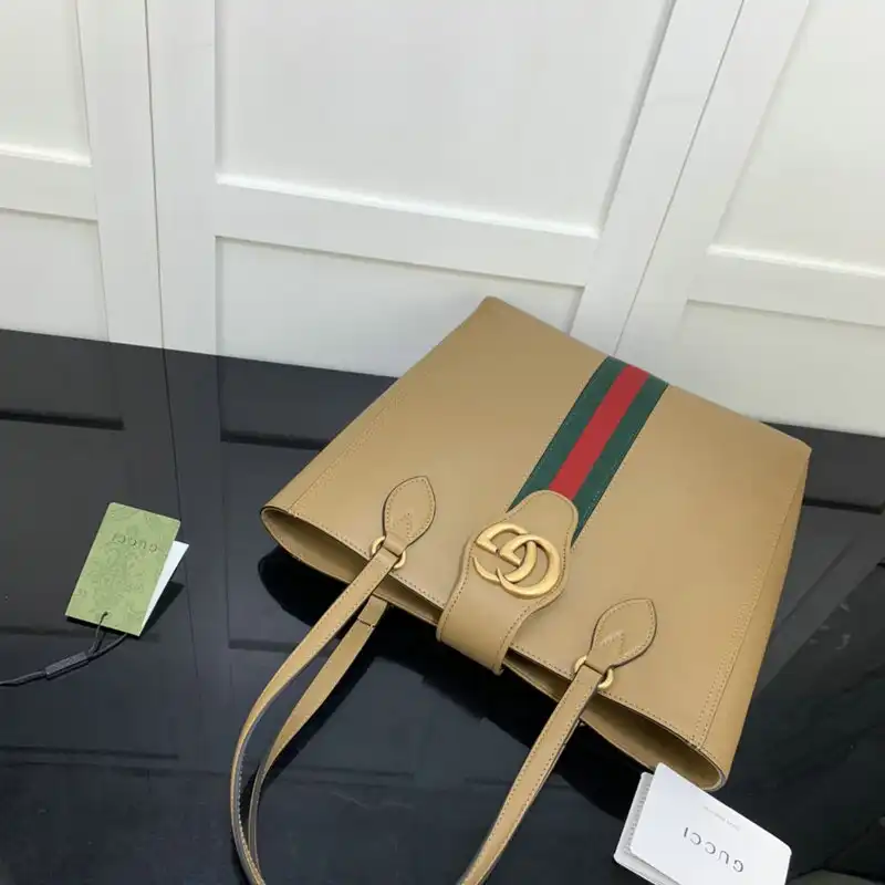 G*u*i bags 2110ya0126