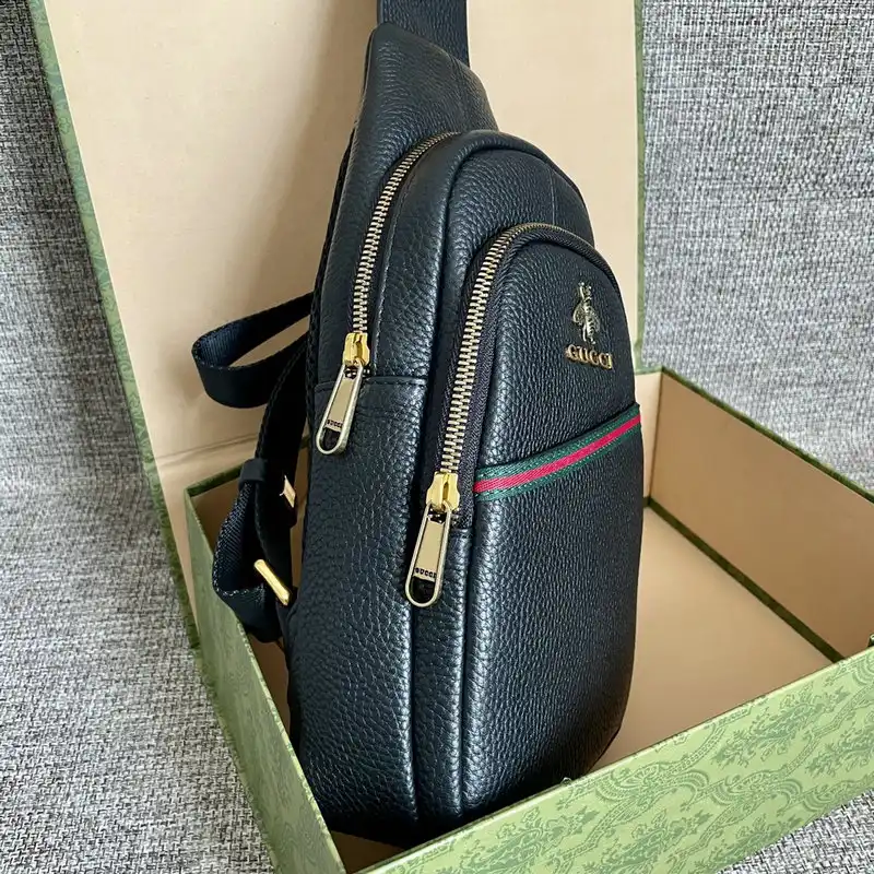 G*u*i s bags 2110yz0037
