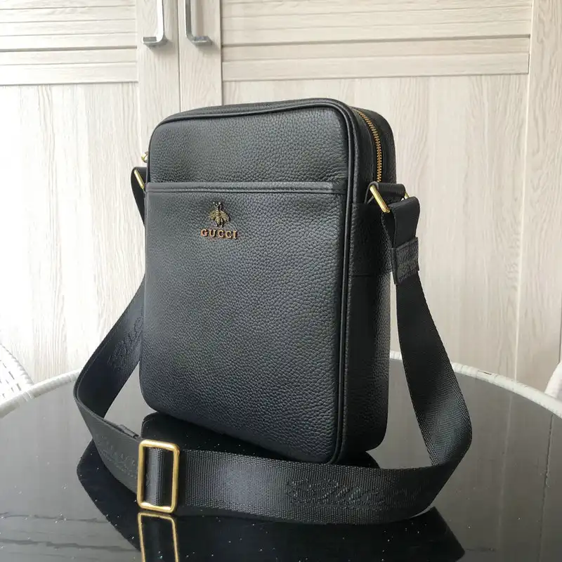 G*u*i s bags 2110yz0043