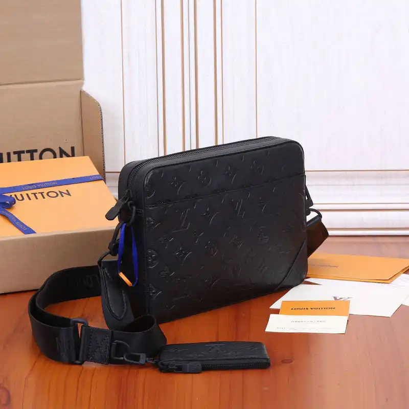 LV Bags 2111YA0001