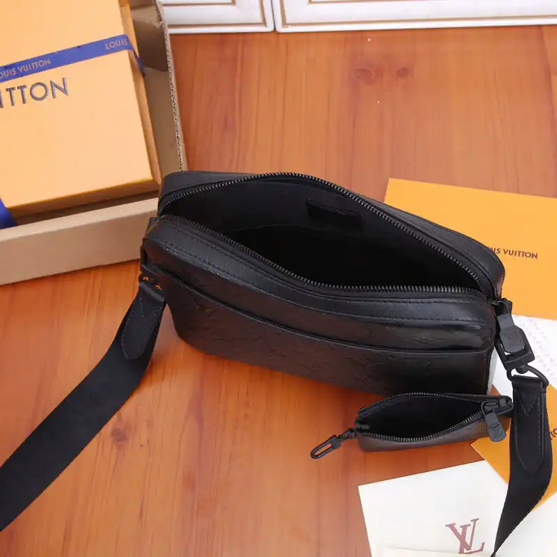 LV Bags 2111YA0001
