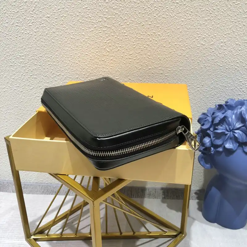 LV Bags 2111YZ0030