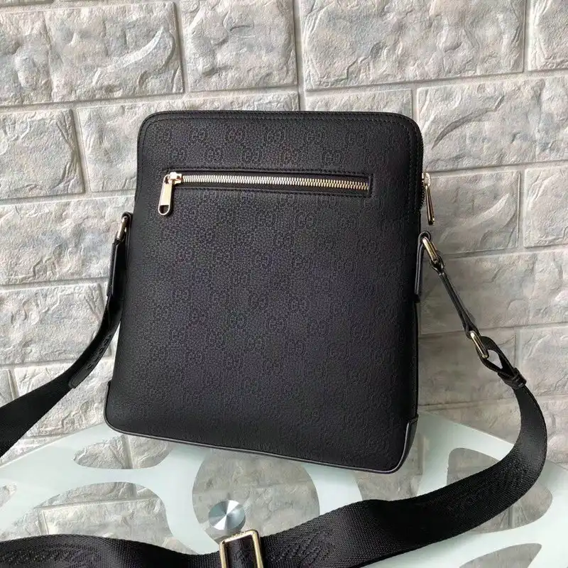 G*u*i bags 2111yz0054