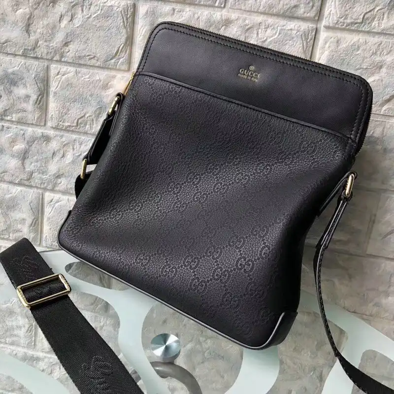 G*u*i bags 2111yz0054