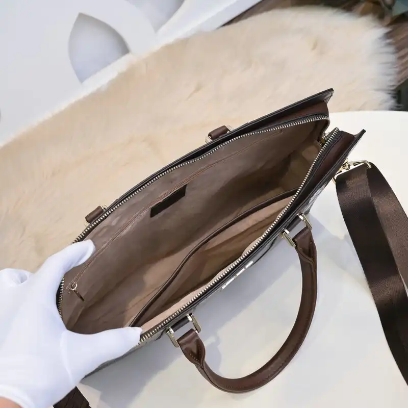 LV Bags 2111YZ0060