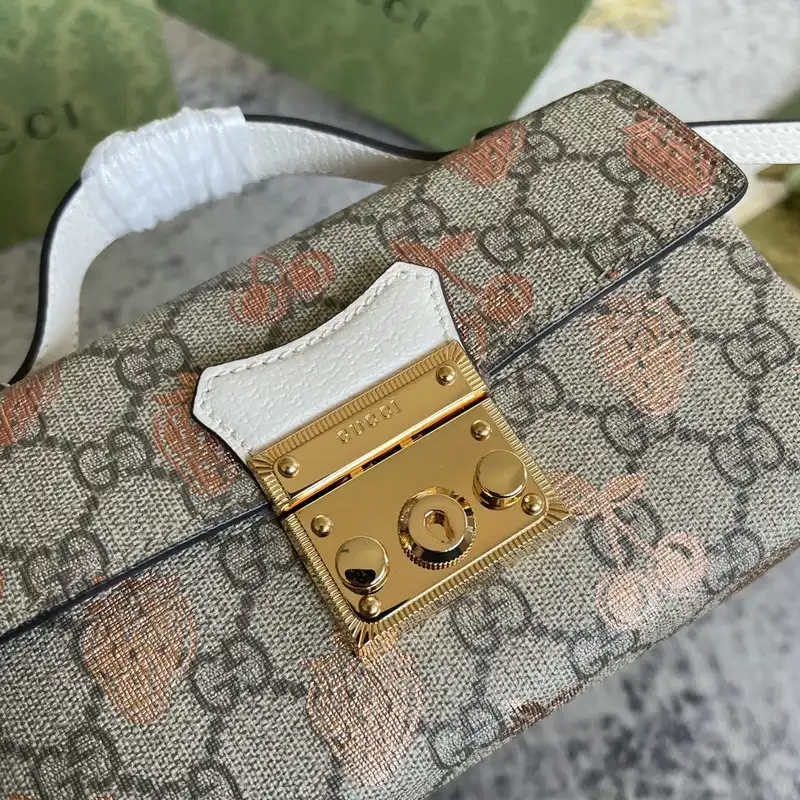 G*u*i bag 2201dj0012