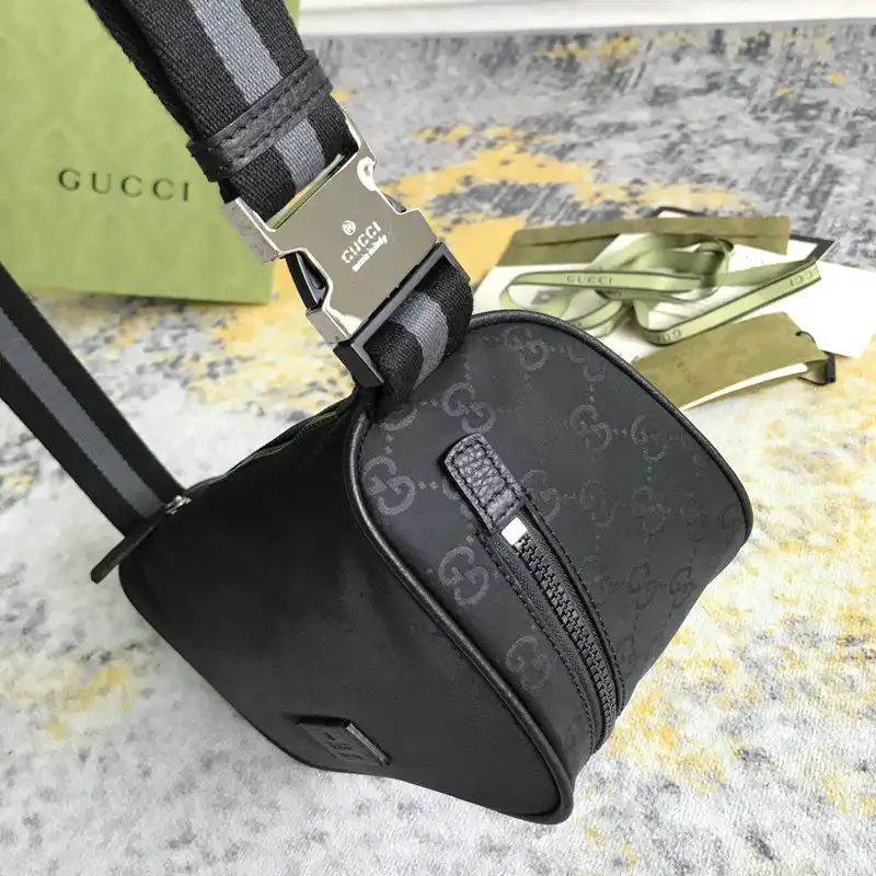 G*u*i bag 2201dj0021