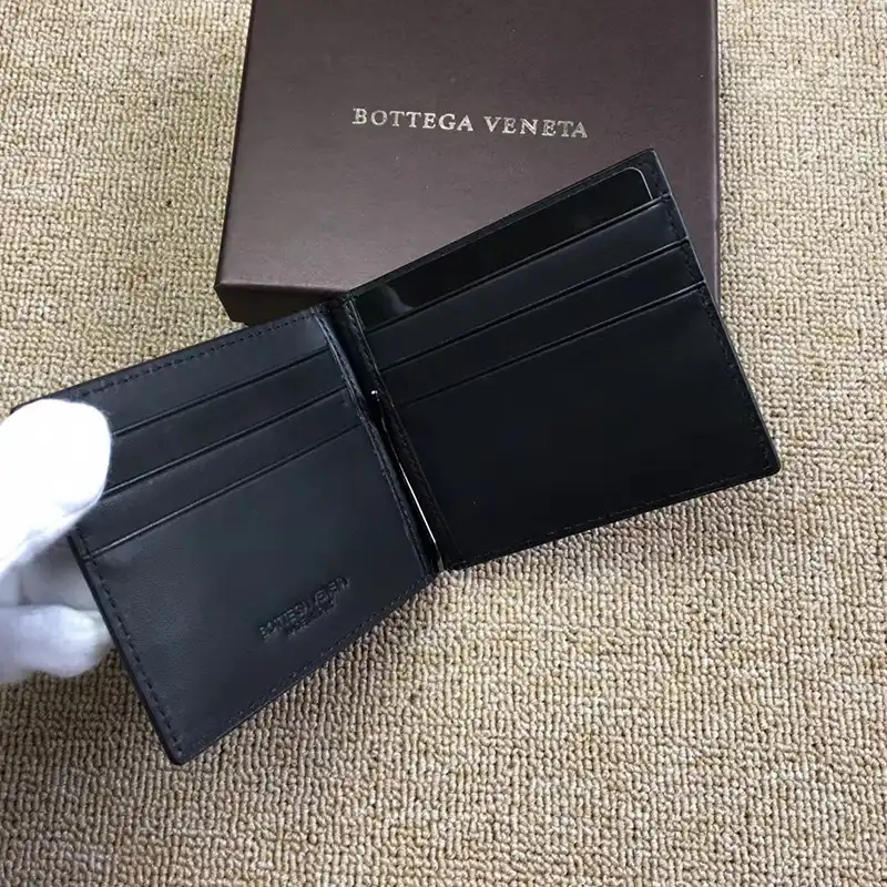 b0tte*a Ven*ta wallet 2204ht0003