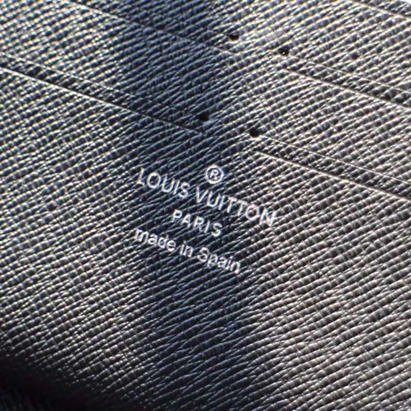 LV Bag 2204HT0018