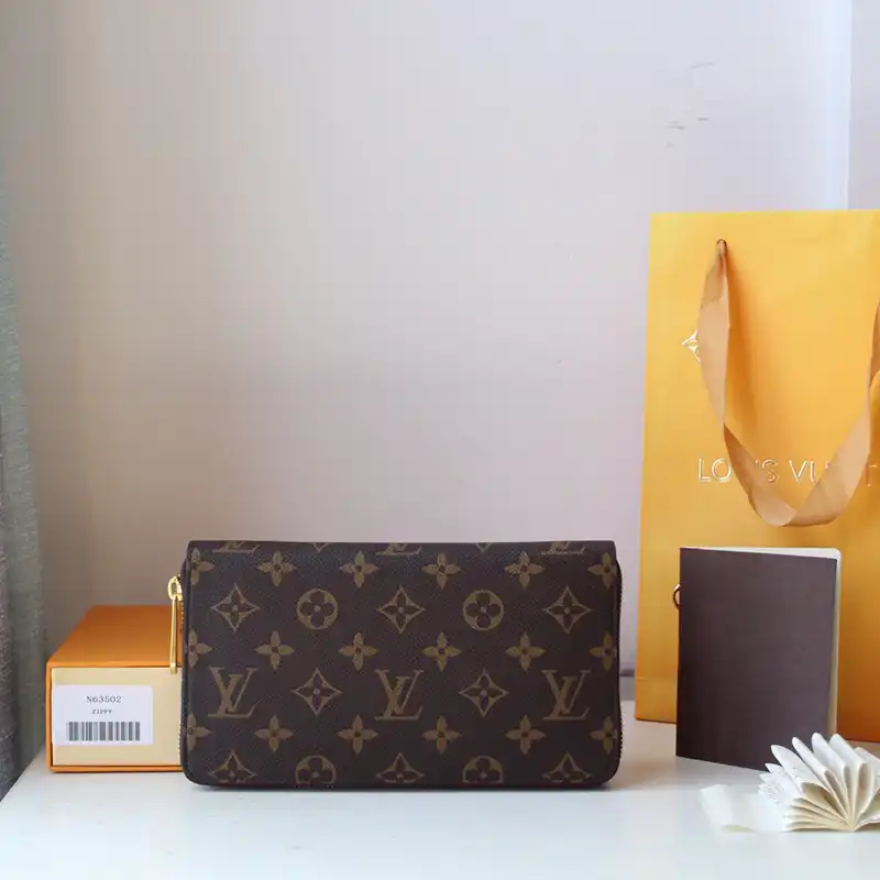 LV Bag 2204HT0025