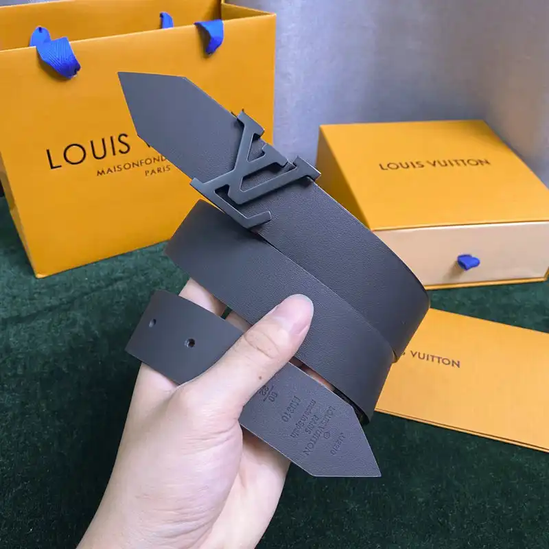 LV Belts 2204XA0032