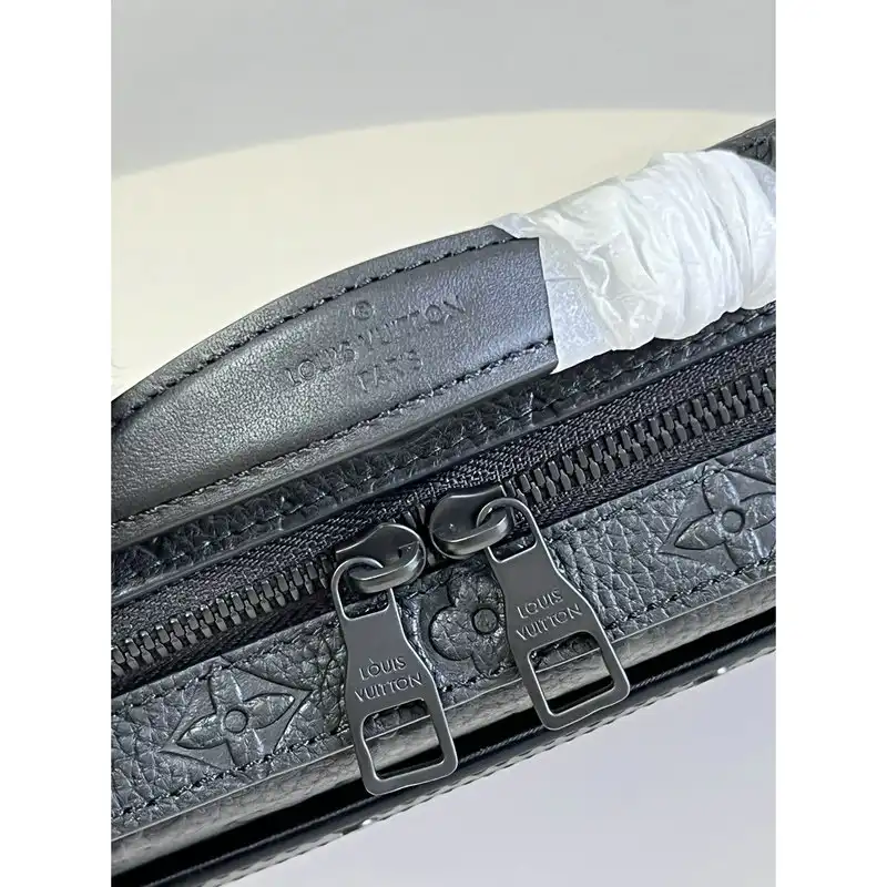 LV Bag 2204YA0011
