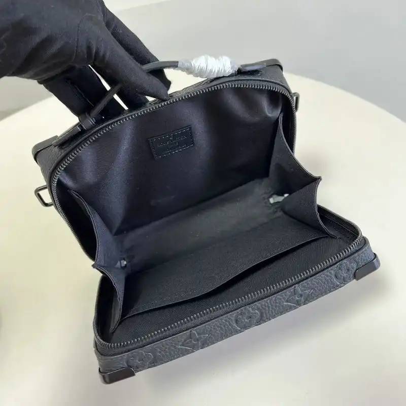 LV Bag 2204YA0011