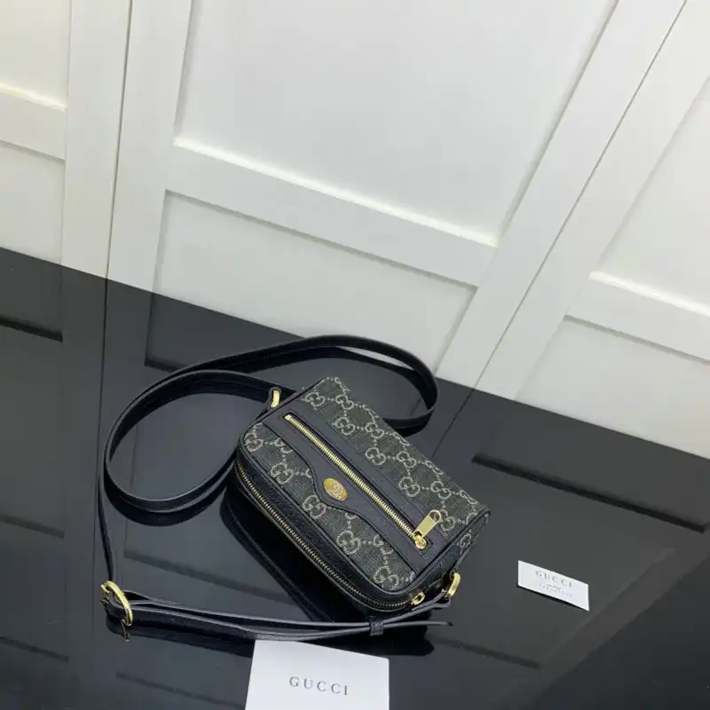 G*u*i bag 2204ya0027