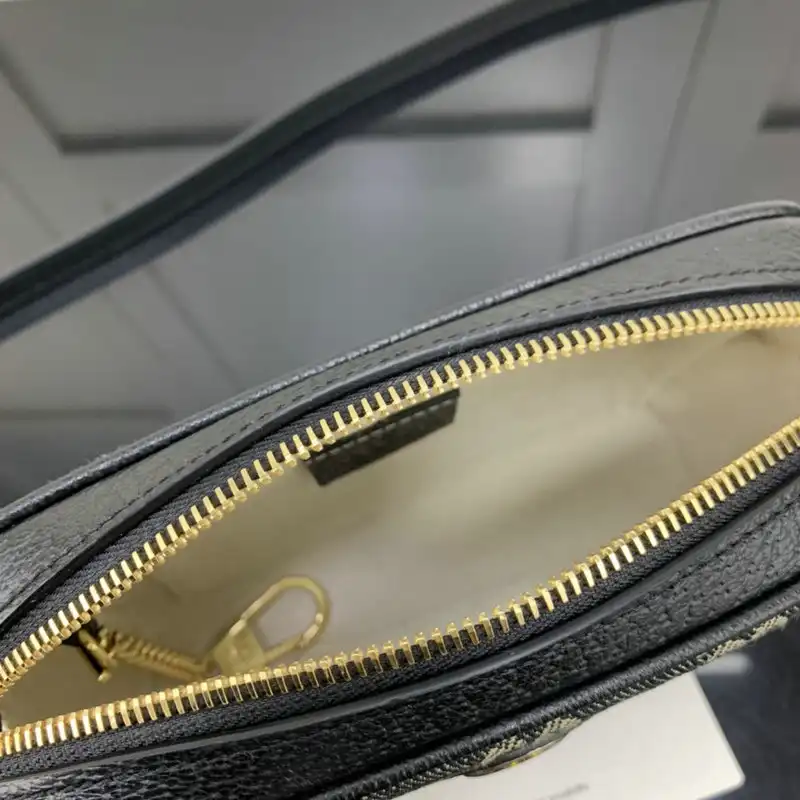 G*u*i bag 2204ya0027