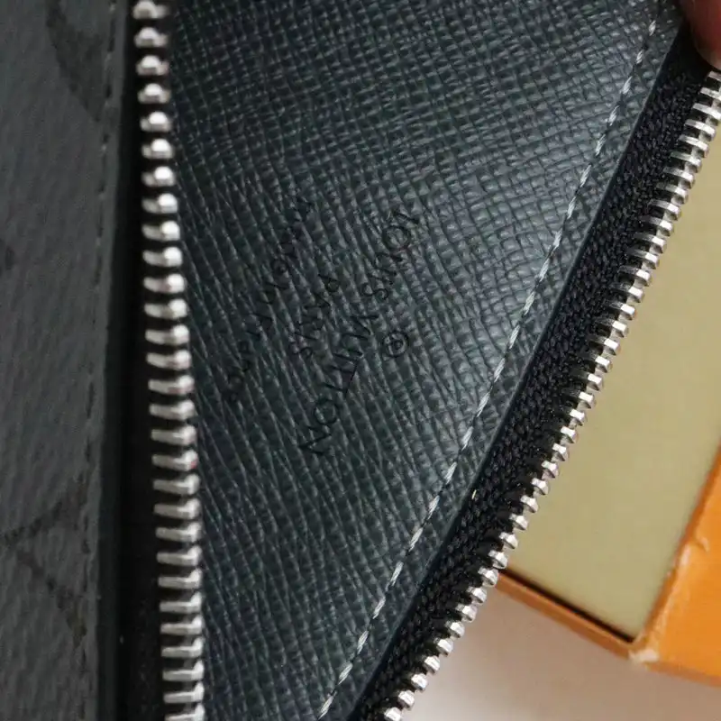 LV Bag 2205DJ0032