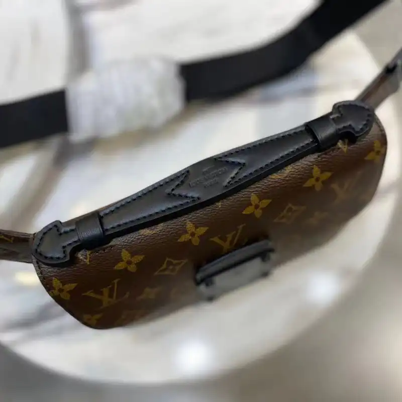 LV Bag 2206HT0008