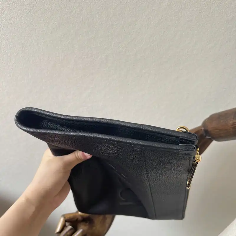 G*u*i bag 2207pj0016