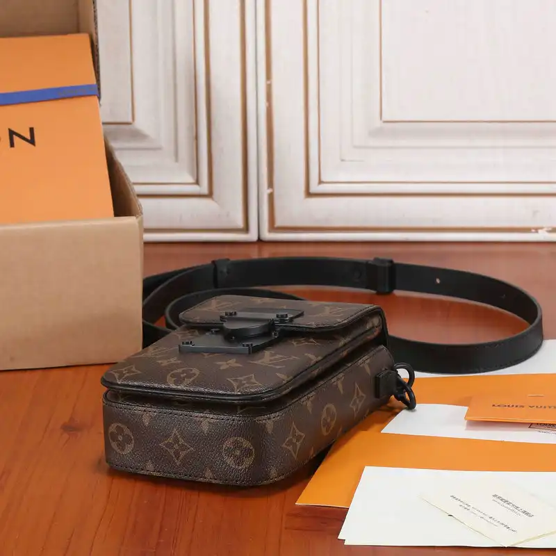 LV Bag 2207YA0004