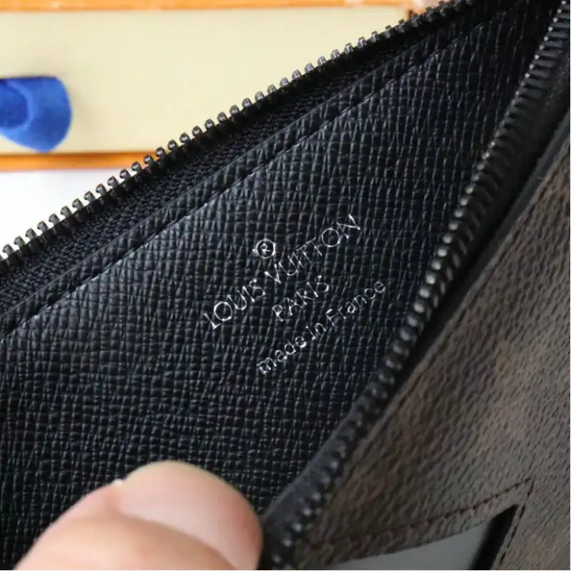 LV Bag 2208DJ0001