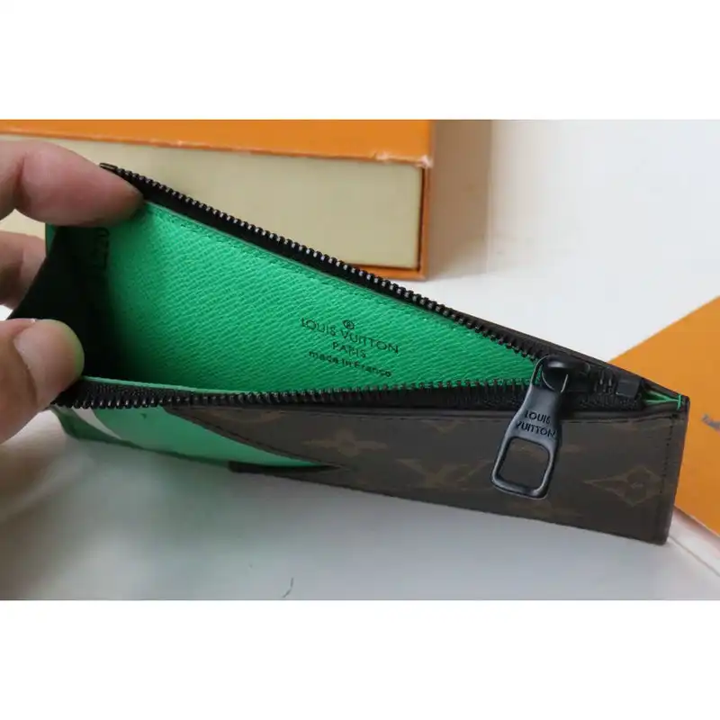 LV Bag 2208DJ0002