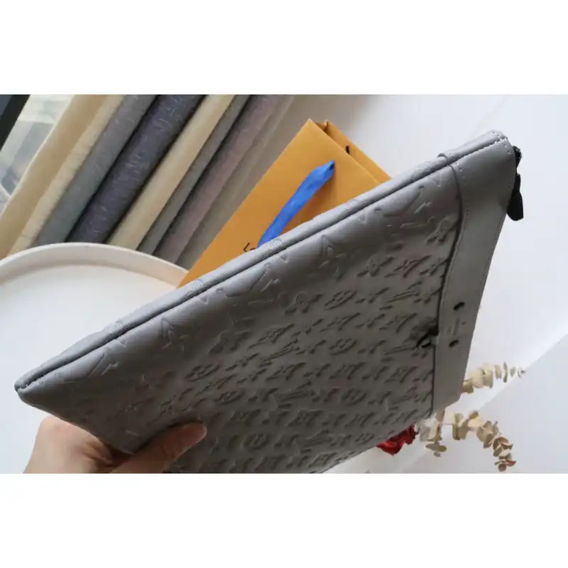LV Bag 2208DJ0029