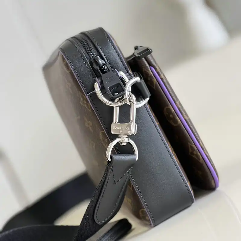 LV Bag 2208YA0040