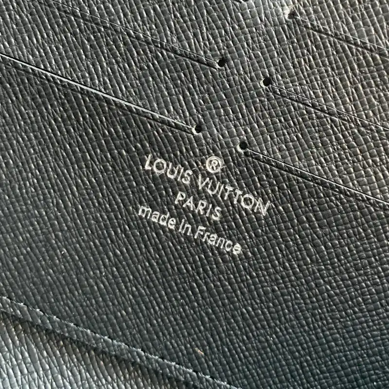 LV Bag 2209YZ0027
