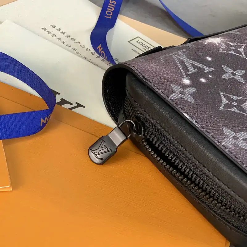LV Bag 2209YZ0040