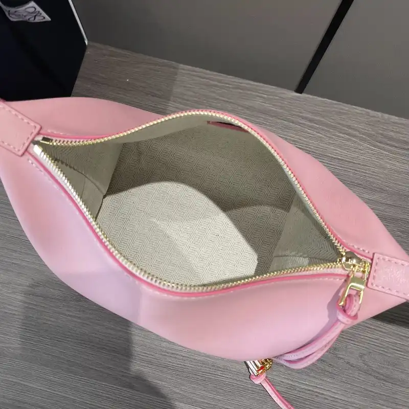 Loewe Bag 2210YA0044
