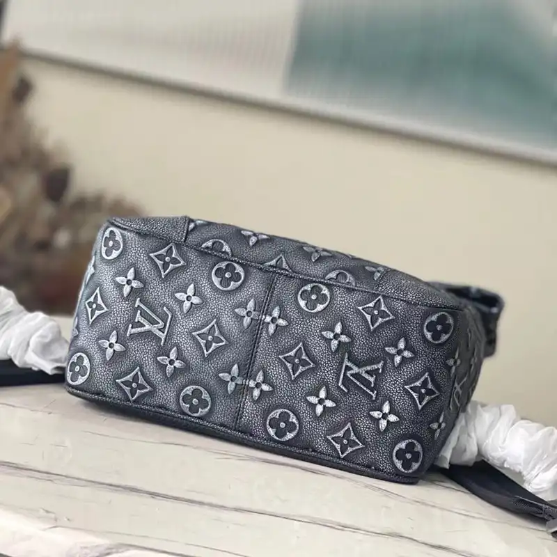 LV Bag 2301YZ0054